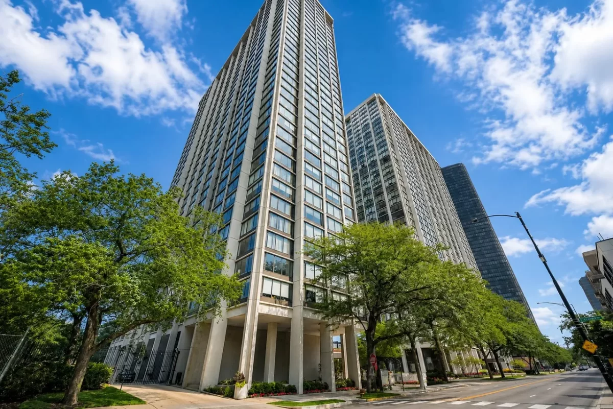 2BR Condo for Sale in Chicago, IL