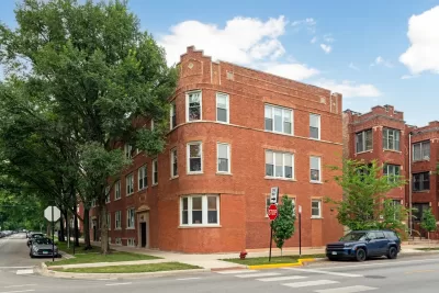 2BR Condo for Sale in Chicago, IL