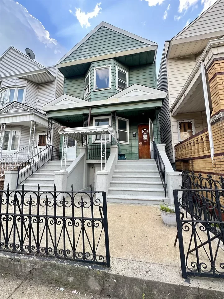 2BR Multi-Family for Rent in Jersey City, NJ