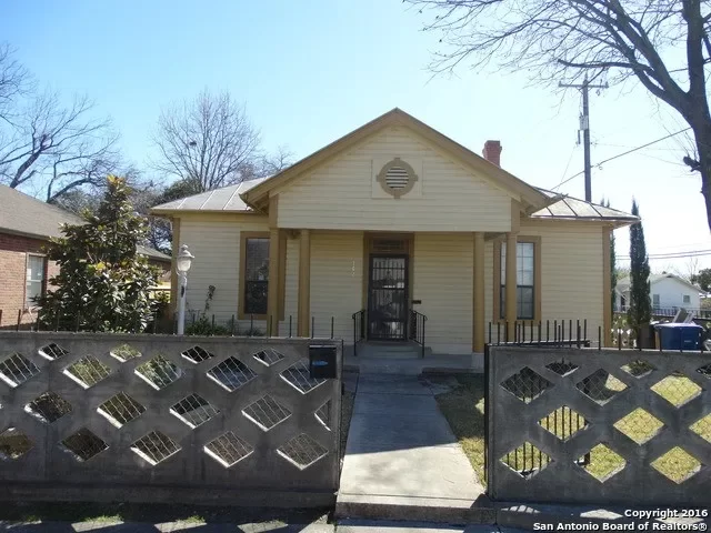 2BR House for Sale in San Antonio, TX
