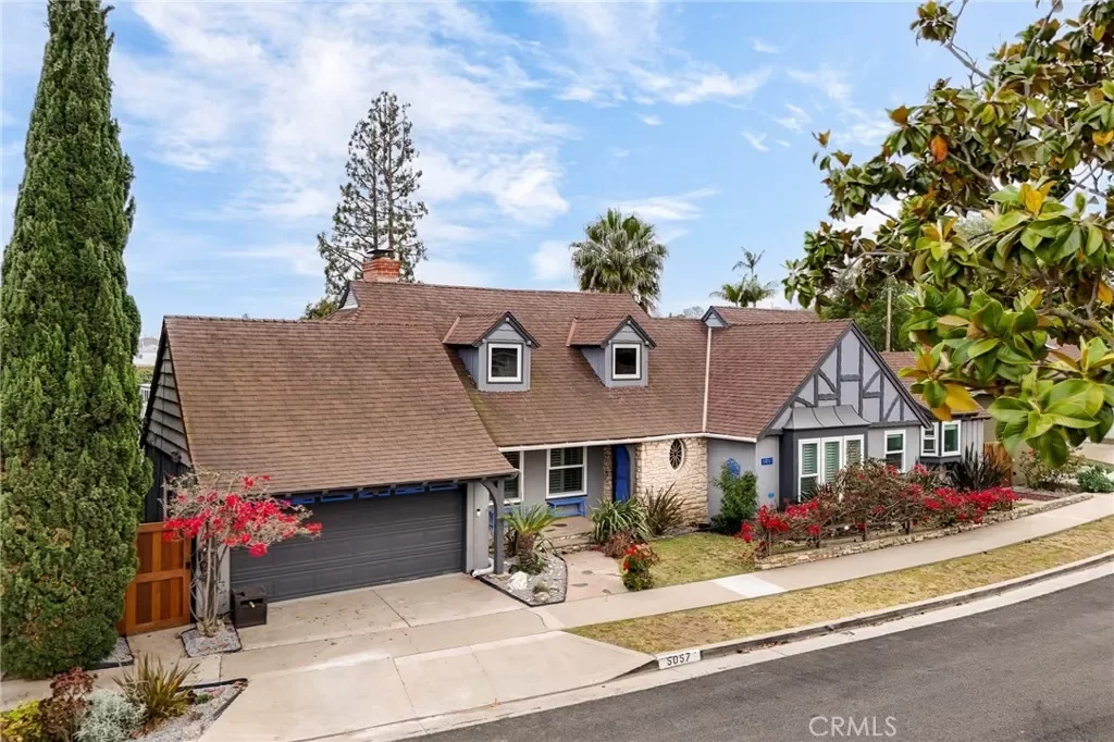 4BR House for Sale in Los Angeles, CA