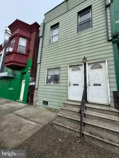 4BR Townhouse for Sale in Philadelphia, PA