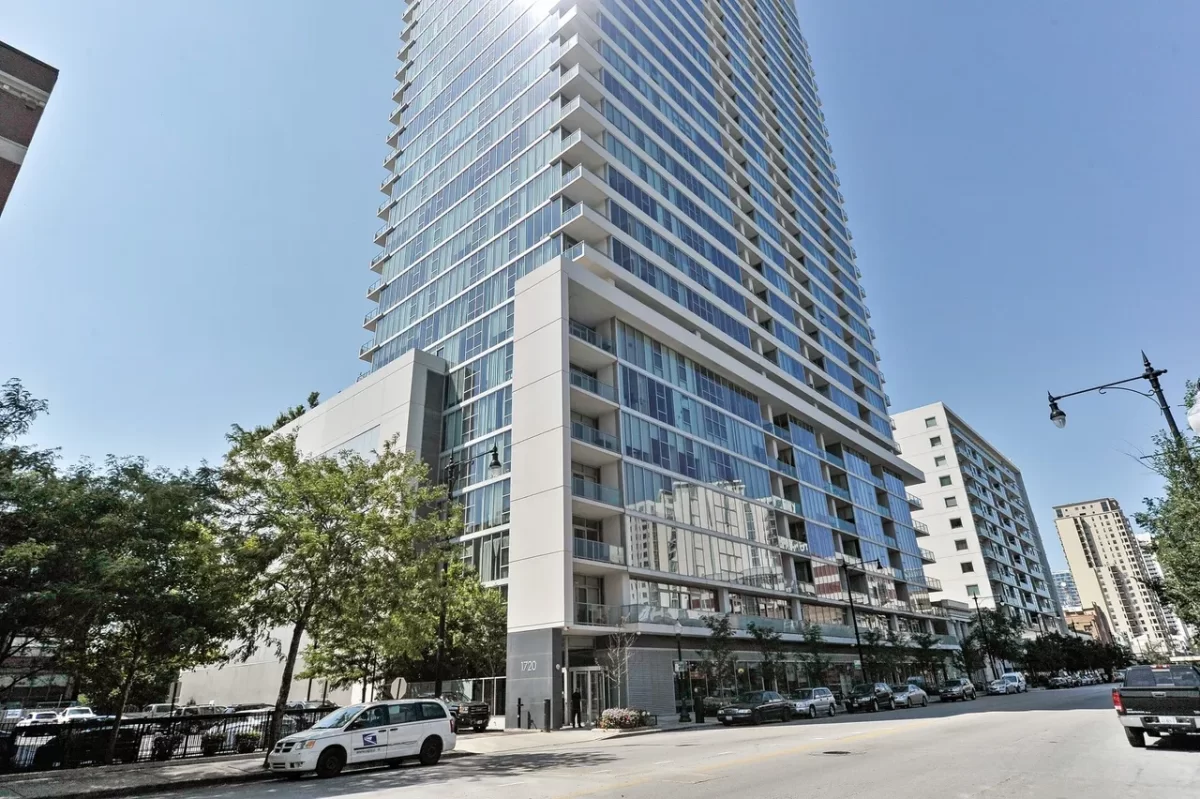 3BR Condo for Sale in Chicago, IL
