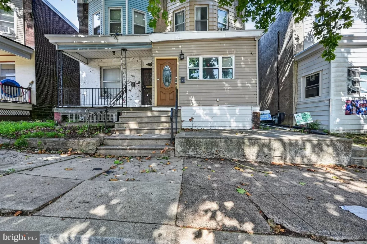 3BR Townhouse for Sale in Darby, PA