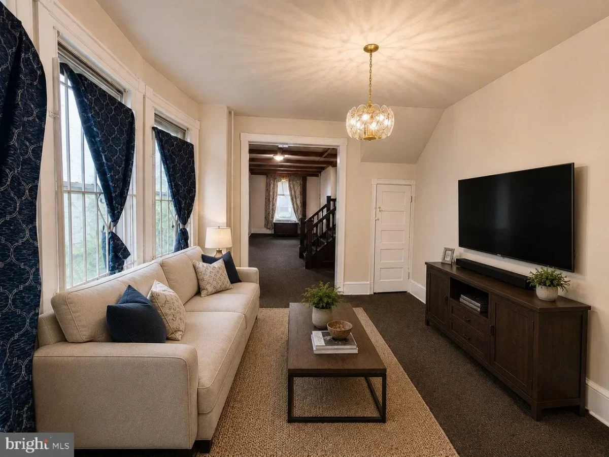 7BR Townhouse for Sale in Philadelphia, PA