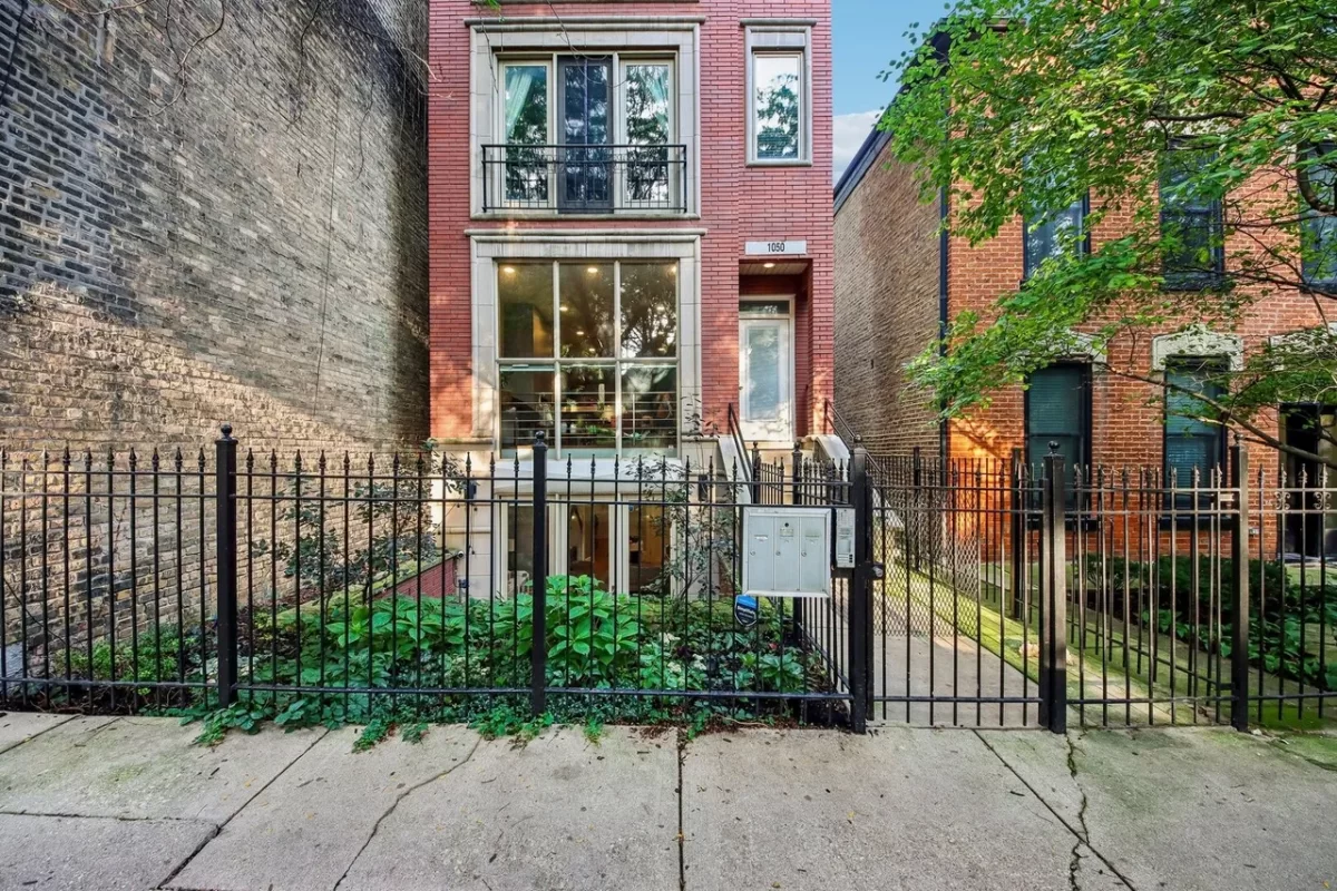 3BR Condo for Sale in Chicago, IL