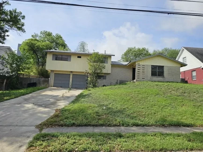4BR House for Sale in San Antonio, TX