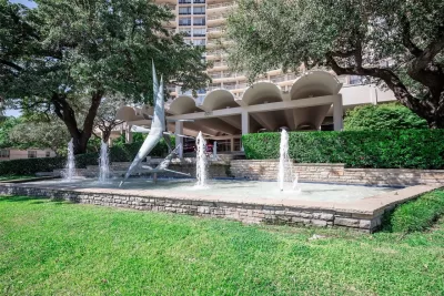2BR Condo for Sale in Dallas, TX