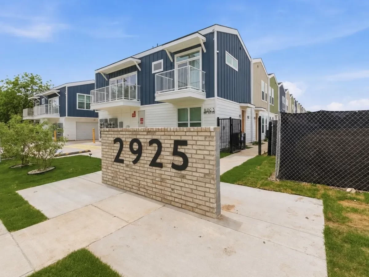 2BR Townhouse for Rent in Dallas, TX
