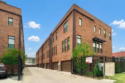 3BR Townhouse for Rent in Dallas, TX