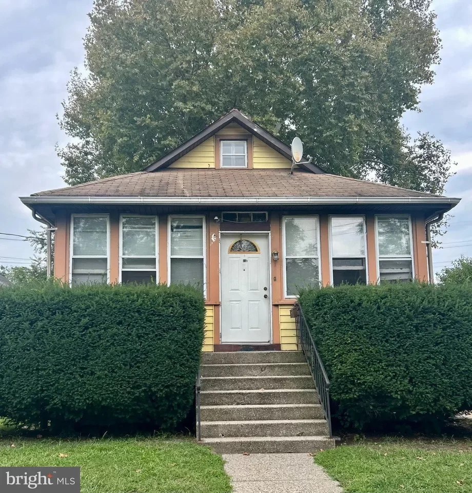 2BR House for Sale in Gloucester City, NJ