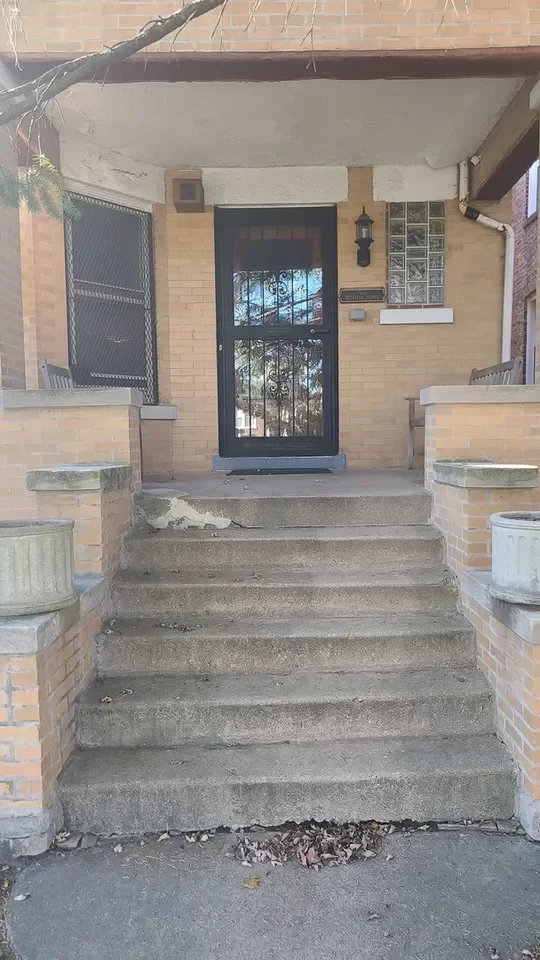 4BR House for Sale in Chicago, IL