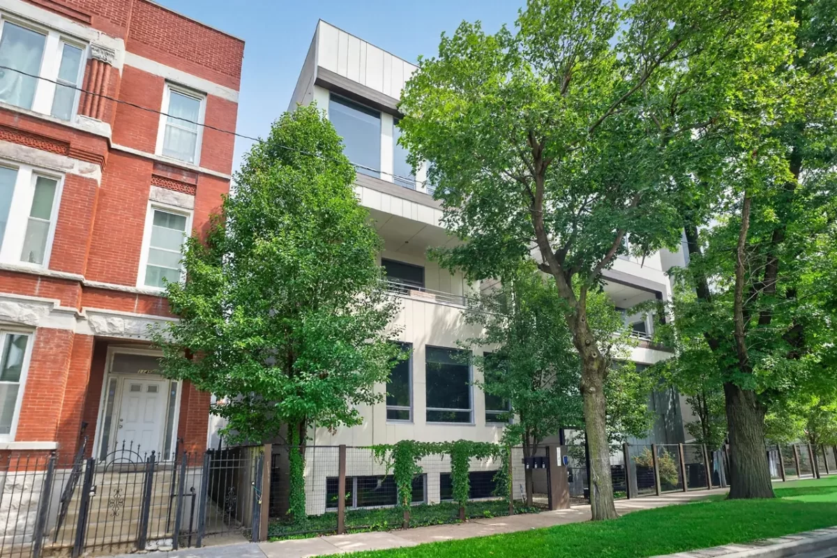 3BR Condo for Sale in Chicago, IL