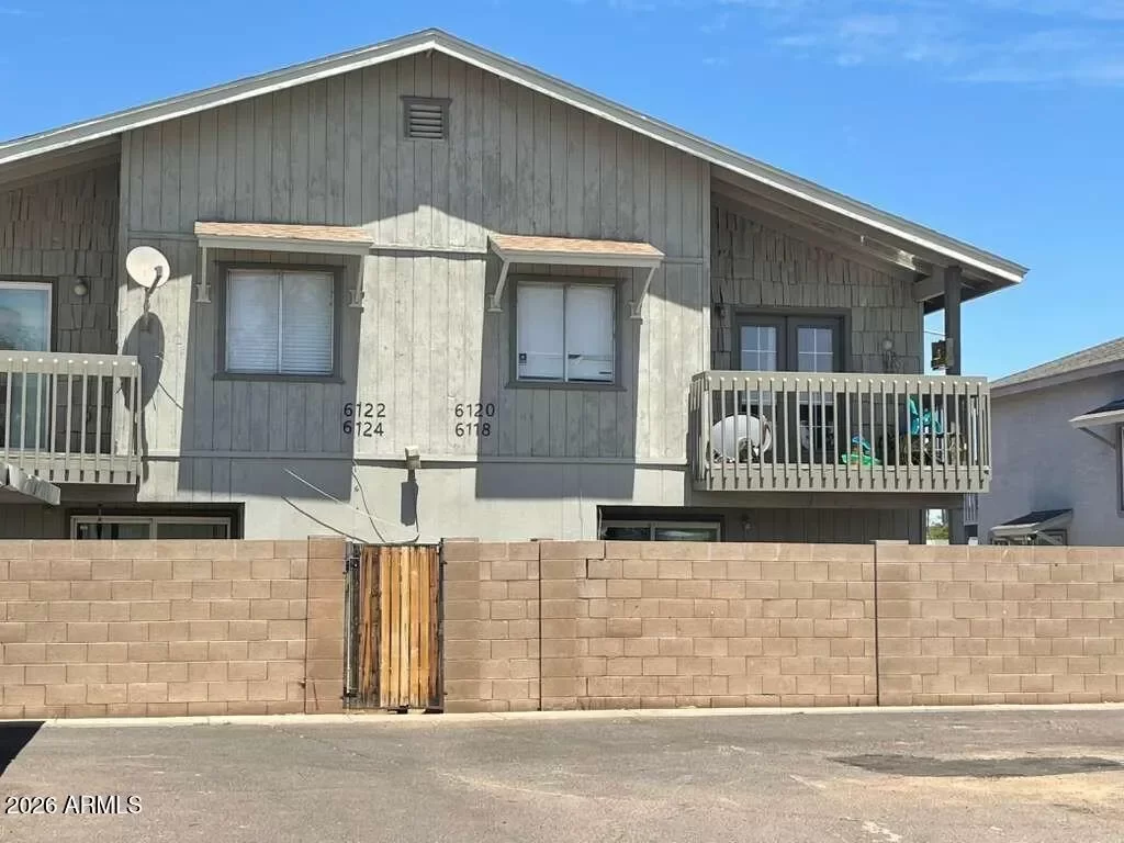 8BR Multi-Family for Sale in Glendale, AZ