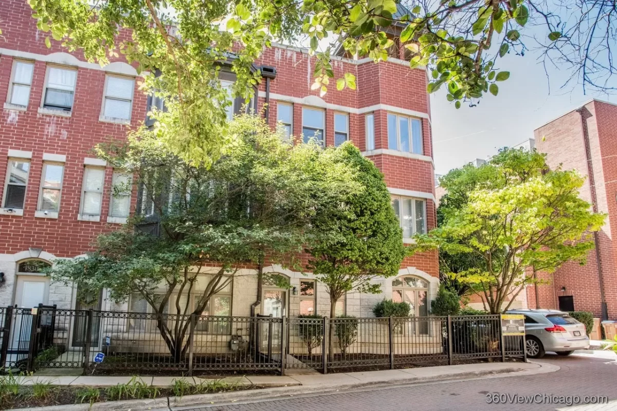 3BR Townhouse for Rent in Chicago, IL