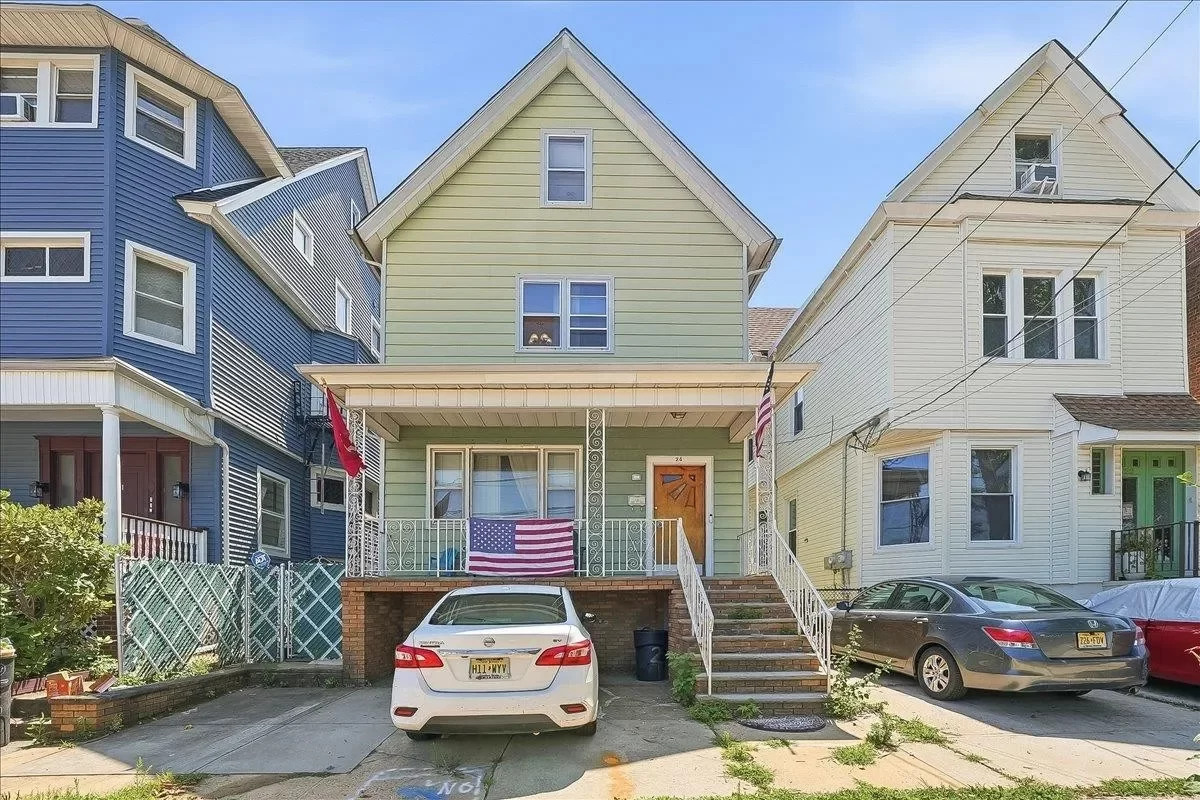 3BR House for Sale in Bayonne, NJ