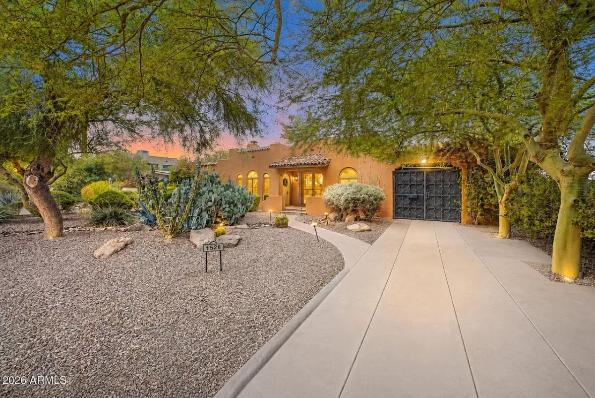 4BR House for Sale in Phoenix, AZ