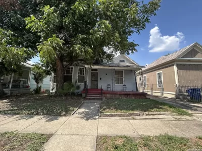 2BR House for Sale in San Antonio, TX