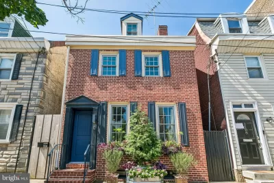 2BR House for Sale in Philadelphia, PA
