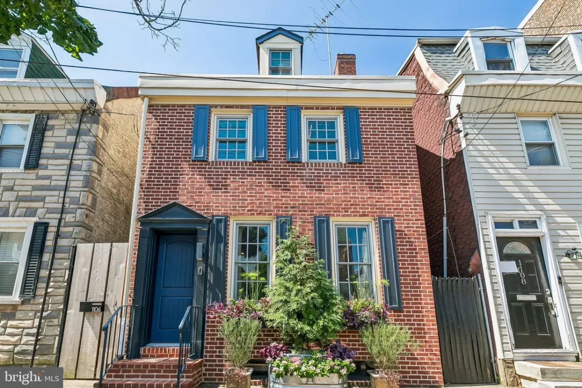 2BR House for Sale in Philadelphia, PA