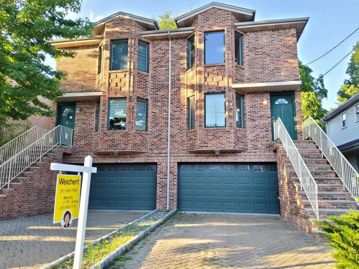 3BR Townhouse for Sale in Cliffside Park, NJ