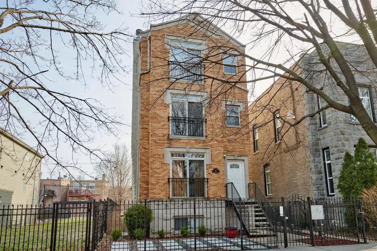 3BR Condo for Sale in Chicago, IL