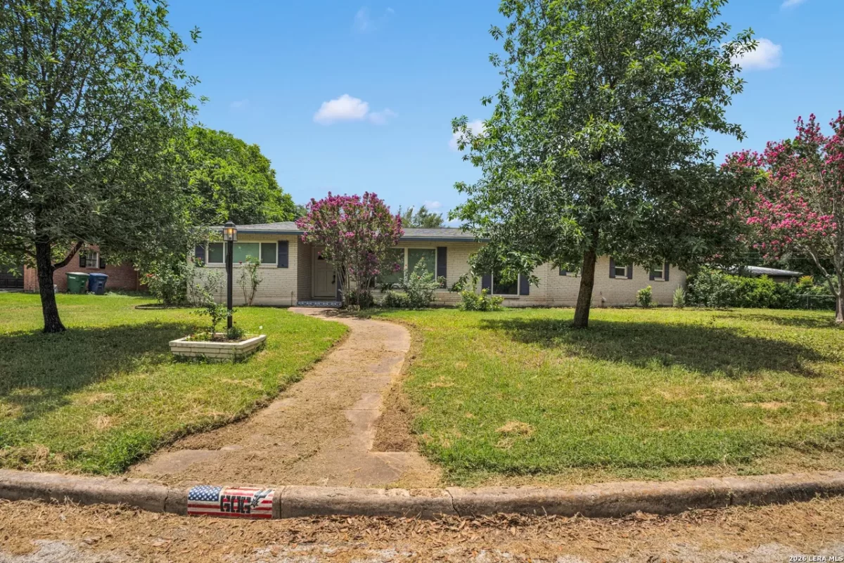 2BR House for Sale in San Antonio, TX