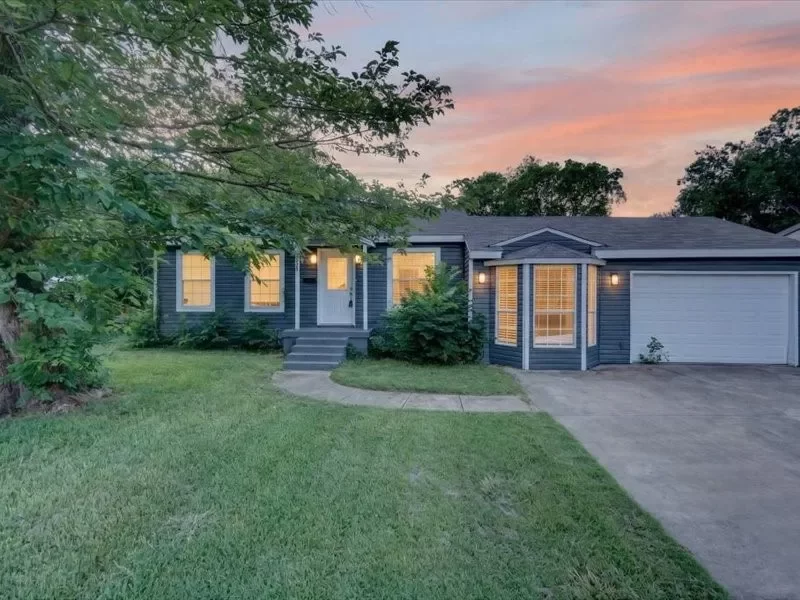 4BR House for Sale in Dallas, TX