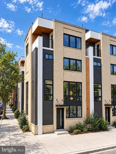 3BR Townhouse for Sale in Philadelphia, PA