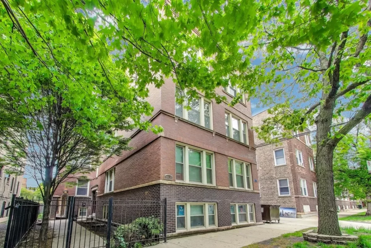 2BR Condo for Sale in Chicago, IL
