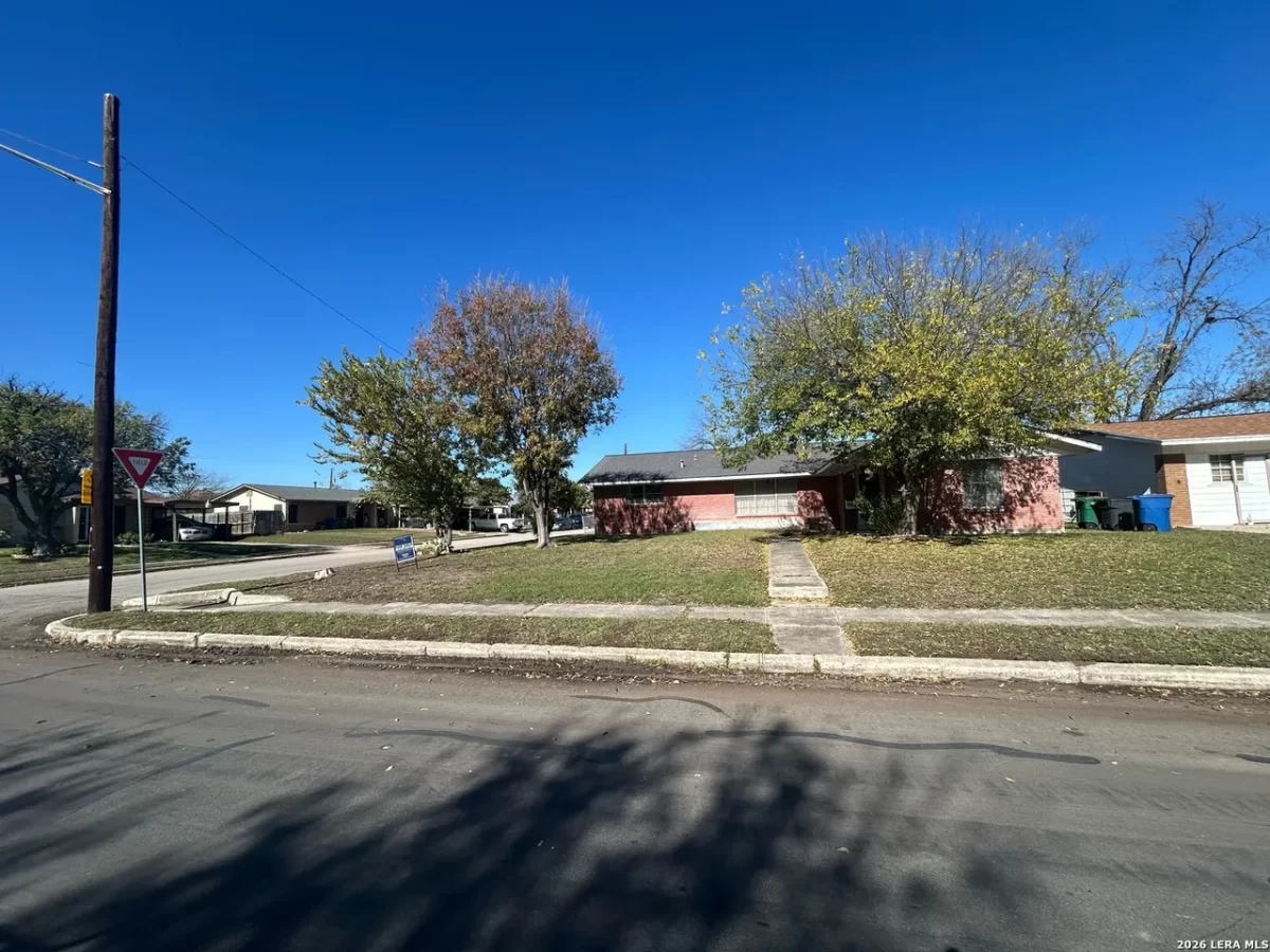 2BR House for Sale in San Antonio, TX