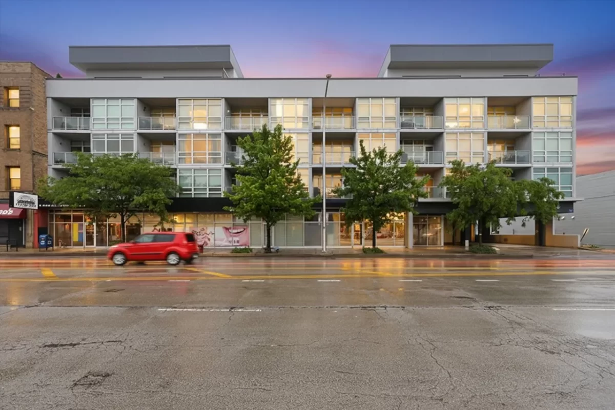 2BR Condo for Sale in Chicago, IL