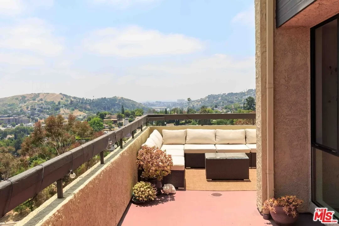 3BR Condo for Sale in Los Angeles, CA