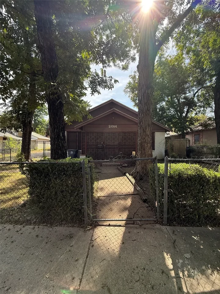 2BR House for Sale in Dallas, TX