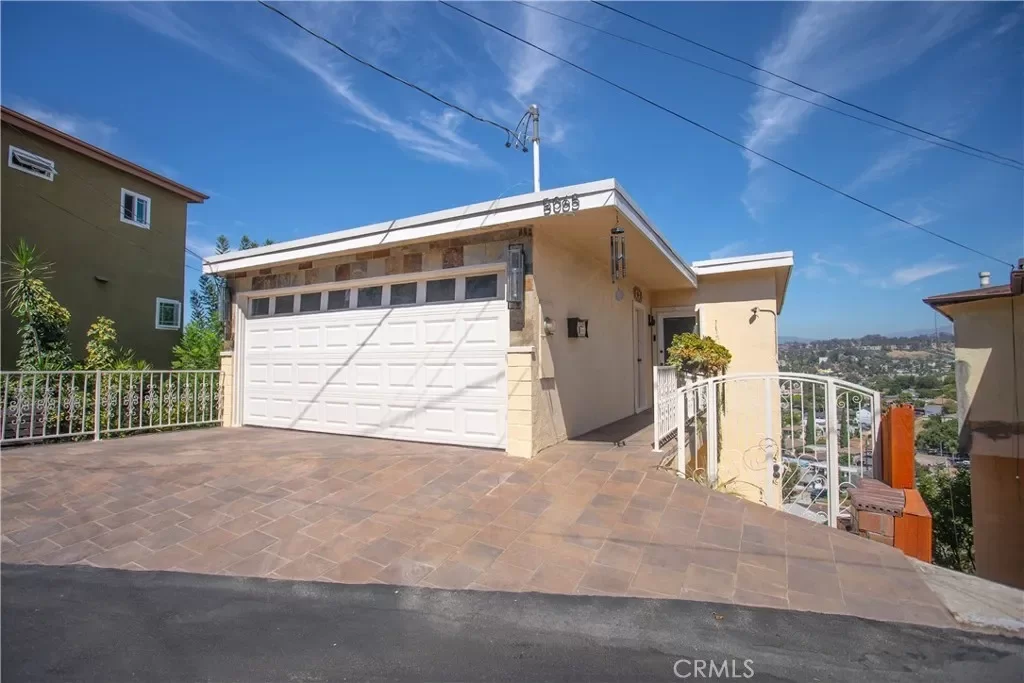 4BR House for Sale in Los Angeles, CA