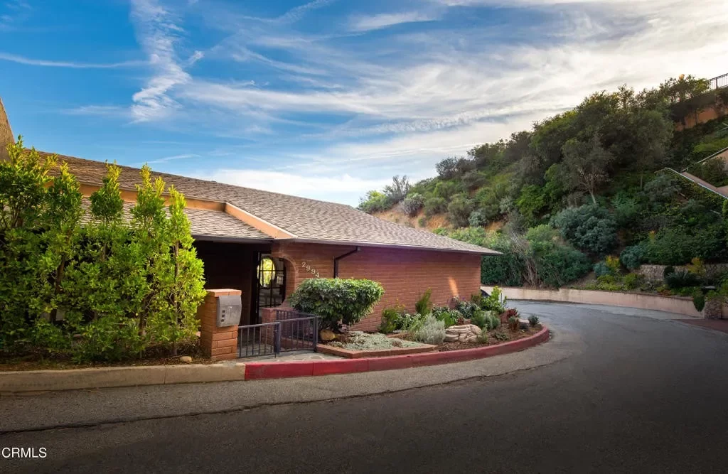 5BR Multi-Family for Sale in Los Angeles, CA