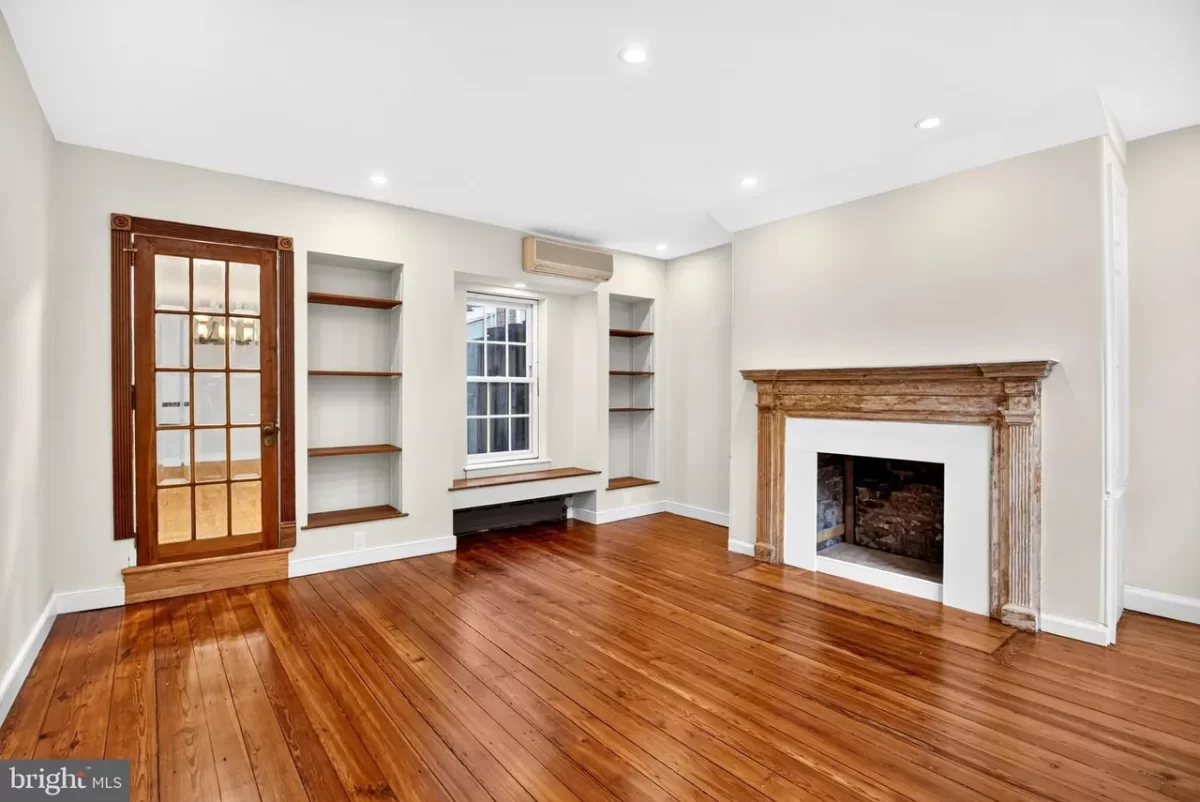 4BR Townhouse for Sale in Philadelphia, PA
