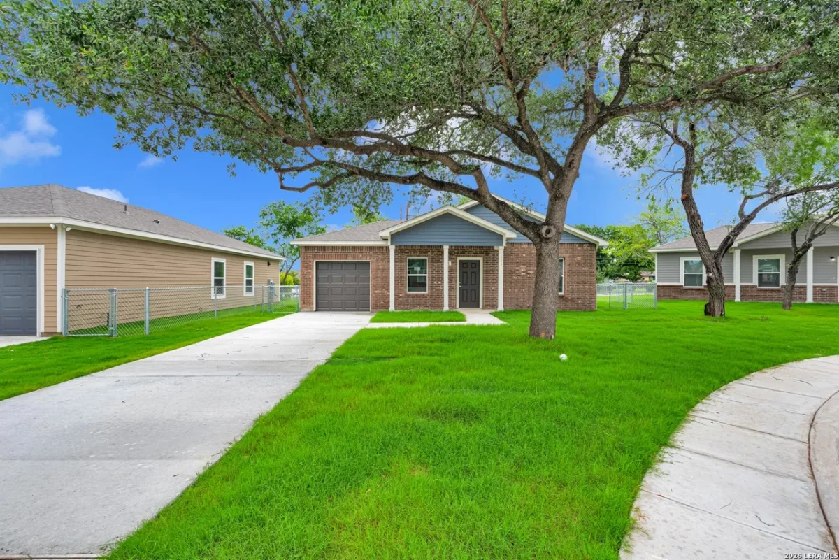 2BR House for Sale in San Antonio, TX