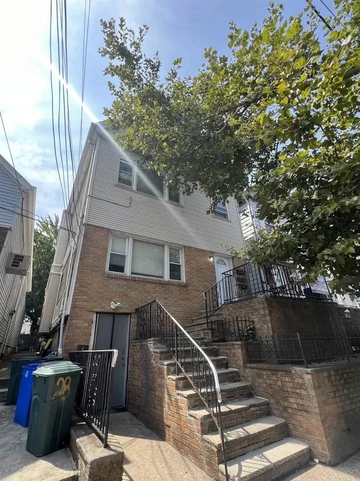 4BR Multi-Family for Rent in Bayonne, NJ
