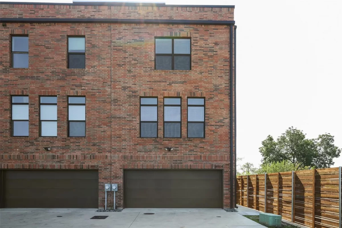 4BR Townhouse for Rent in Dallas, TX