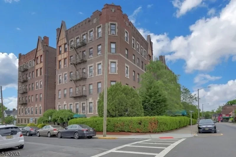 1BR Condo for Sale in Cliffside Park, NJ