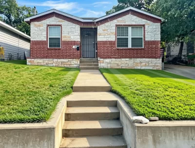 4BR House for Sale in Dallas, TX