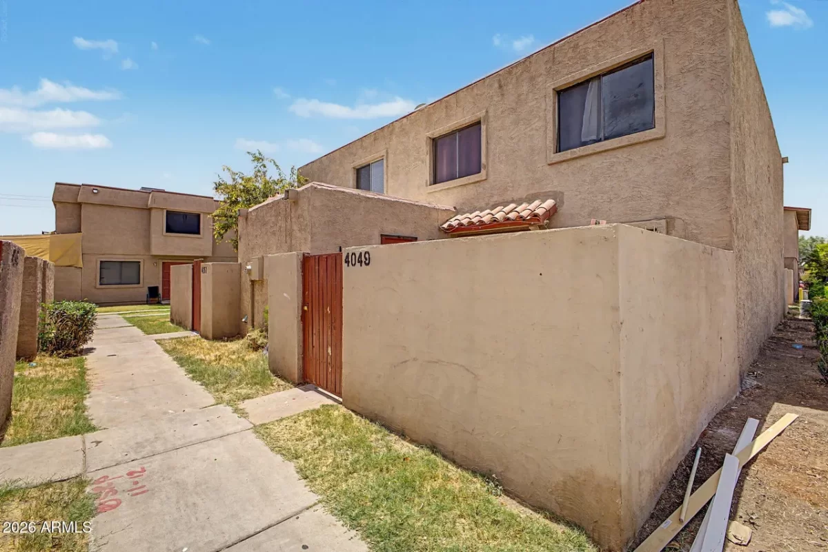 2BR Townhouse for Sale in Phoenix, AZ