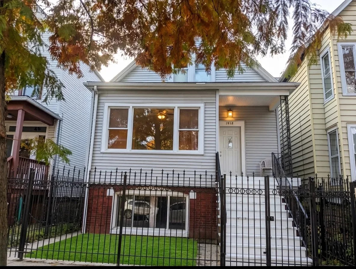 2BR Multi-Family for Rent in Chicago, IL