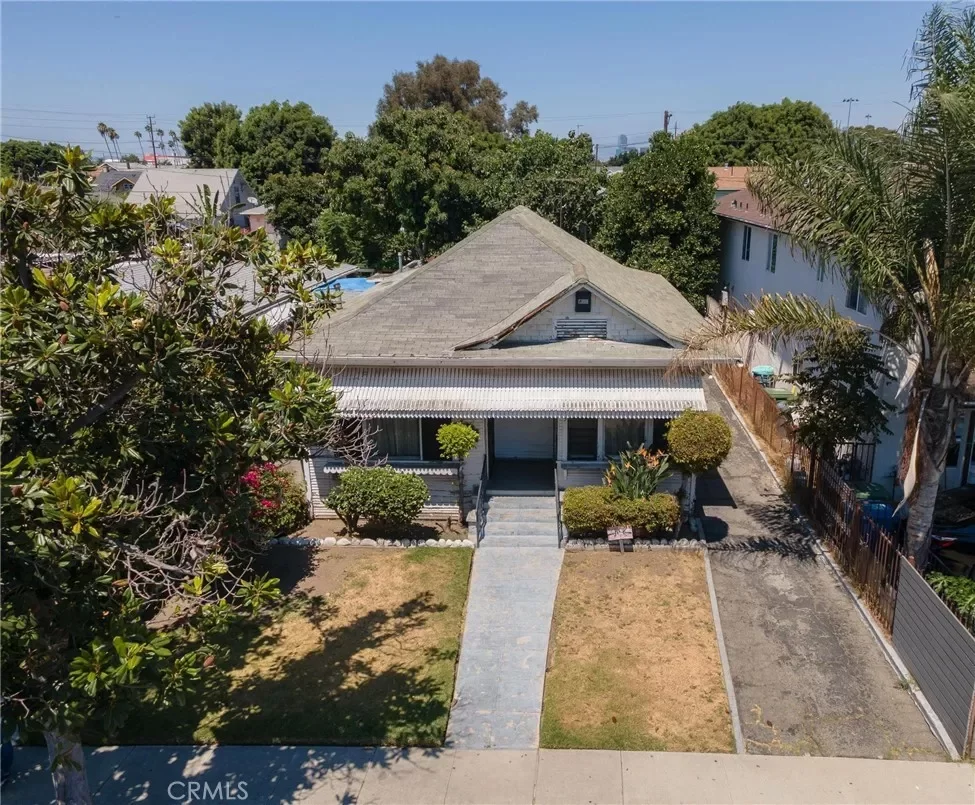 5BR Multi-Family for Sale in Los Angeles, CA