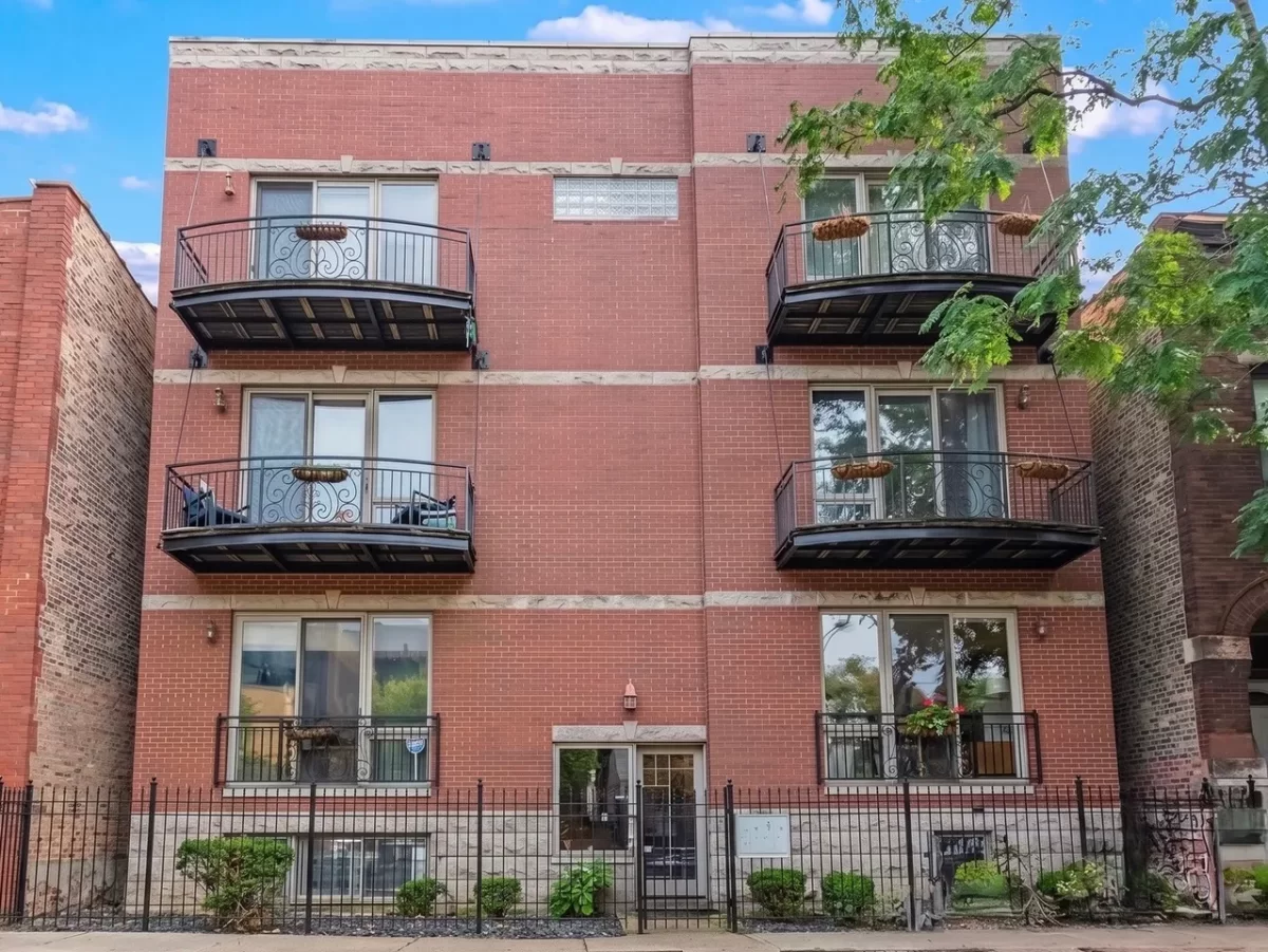 2BR Condo for Sale in Chicago, IL