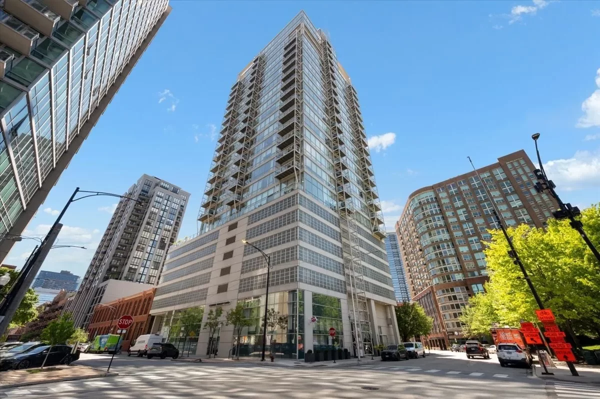 3BR Condo for Sale in Chicago, IL