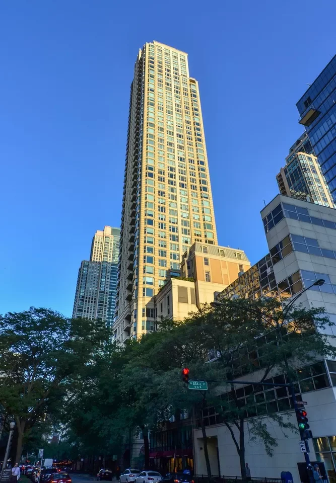3BR Condo for Sale in Chicago, IL