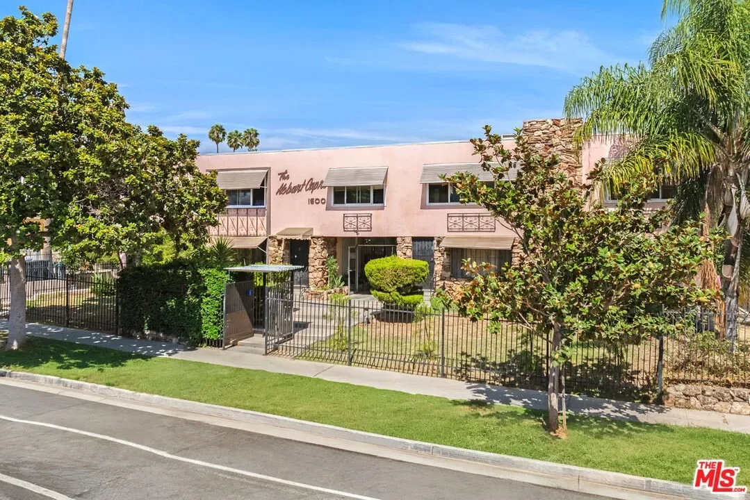 2BR Condo for Sale in Los Angeles, CA