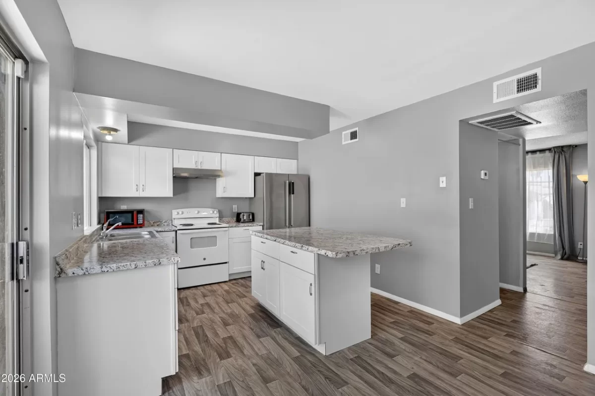 3BR Townhouse for Sale in Phoenix, AZ
